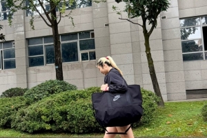 好久不见！李梦社媒晒照分享近期动态：刚刚好🌞📱🩴